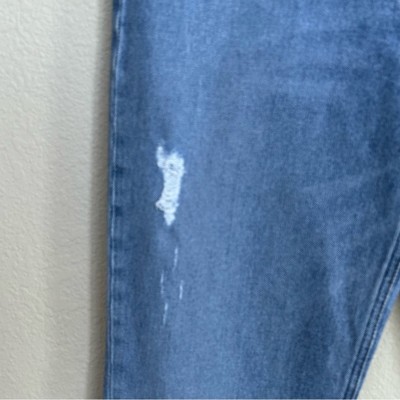 Reformation Cropped Flood Jeans Women’s 29 Light Wash Distressed Raw Hem - Picture 6 of 7